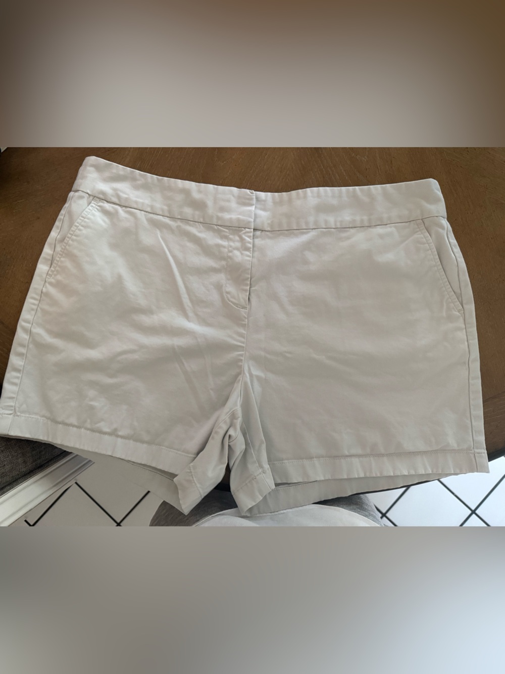 Vineyard Vines light khaki Women's Shorts